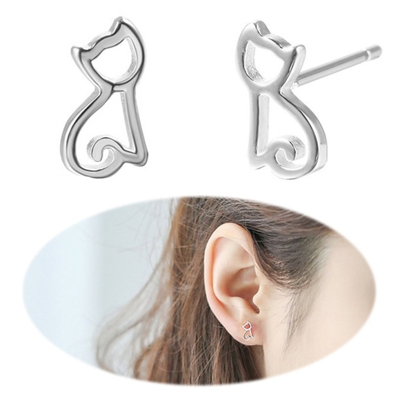 ❤️4 for $20 Sale❤️ Silver Cat Stud Earrings - Picture 2 of 4